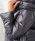 Długi elegancki pikowany płaszcz damski zimowy ocieplany SAMANTA (Szary) Długi elegancki pikowany płaszcz damski zimowy ocieplany SAMANTA (Szary)