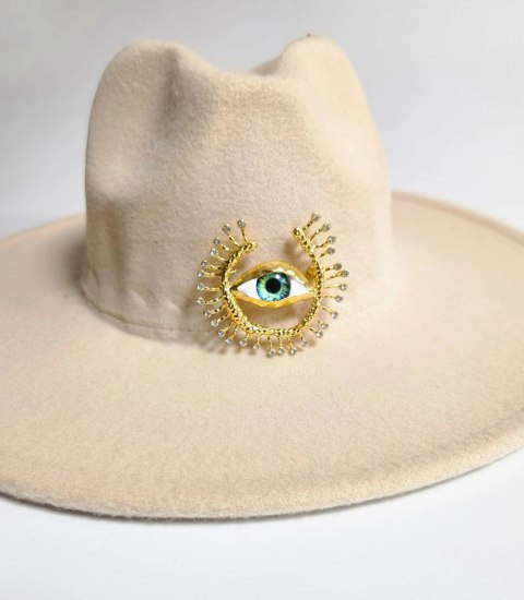 Elegancki damski kapelusz panama z ozdobną broszką "Oko Elegancji" (Beżowy) Elegancki damski kapelusz panama z ozdobną broszką "Oko Elegancji" (Beżowy)