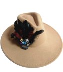 Elegancki damski kapelusz z dużą broszką z piórami i kolorowymi cyrkoniami (Beżowy) Elegancki damski kapelusz z dużą broszką z piórami i kolorowymi cyrkoniami (Beżowy)