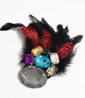 Elegancki damski kapelusz z dużą broszką z piórami i kolorowymi cyrkoniami (Beżowy) Elegancki damski kapelusz z dużą broszką z piórami i kolorowymi cyrkoniami (Beżowy)