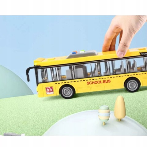 Duży szkolny autobus otwierane drzwi dźwięki światła 1:16 3+ WY910A Duży szkolny autobus otwierane drzwi dźwięki światła 1:16 3+ WY910A