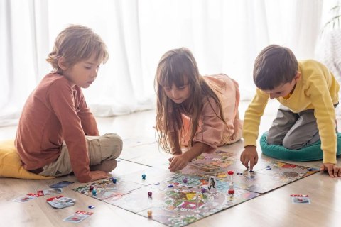 Gra planszowa rodzinna Spy Guy Rodzina Treflików Zimowa edycja Trefl 02516 Gra planszowa rodzinna Spy Guy Rodzina Treflików Zimowa edycja Trefl 02516