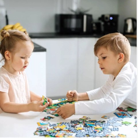 Puzzle 24 Maxi 24 el. Rodzina Treflików, Trefliki lepią bałwana 14375 Puzzle 24 Maxi 24 el. Rodzina Treflików, Trefliki lepią bałwana 14375
