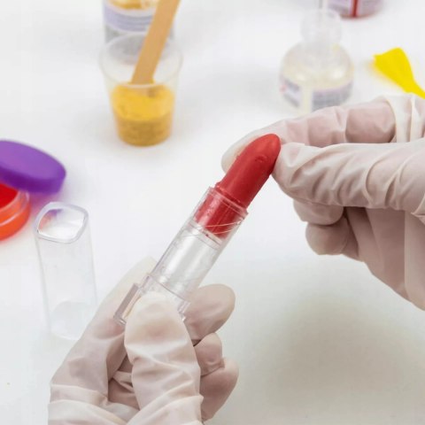 Manufaktura szminek i błyszczyków eksperymenty 8+ Trefl Science4YOU 61118 Manufaktura szminek i błyszczyków eksperymenty 8+ Trefl Science4YOU 61118