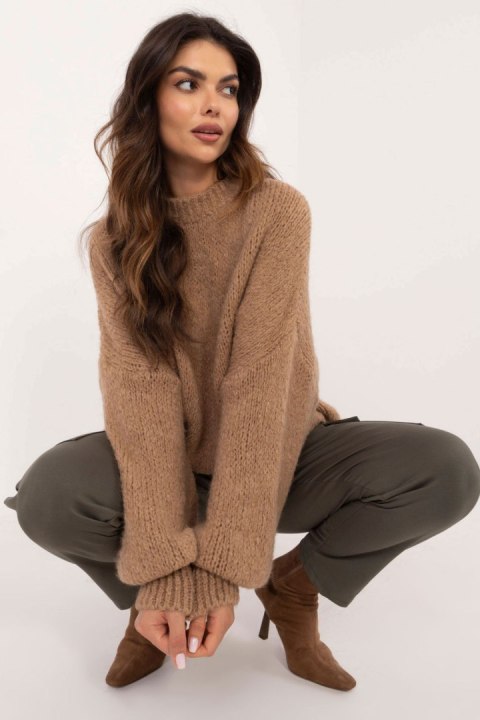 Sweter Damski Model TW-SW-BI-3565.69 Camel - Och Bella - uniwersalny Sweter Damski Model TW-SW-BI-3565.69 Camel - Och Bella - uniwersalny